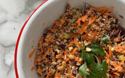 Une salade de quinoa crémeuse