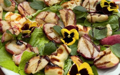 Salade de pêche blanche et Halloumi